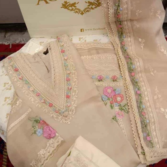 Agha noor pure chiffoon. - Picture 5 of 6